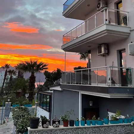 Deniz Manzarali, Plaja 100 Metre, Luks 1 Апартаменты