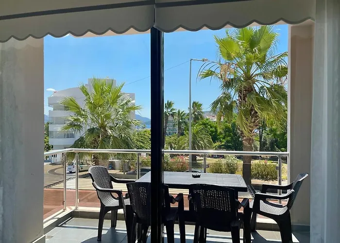 Deniz Manzarali, Plaja 100 Metre, Luks 1 Апартаменты *