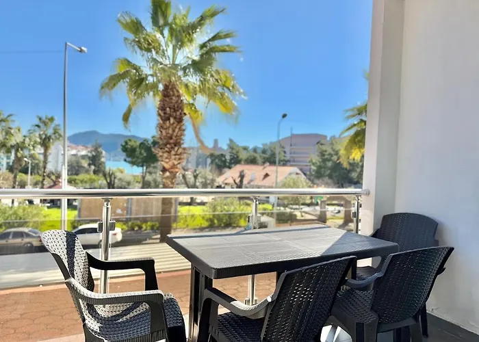 Deniz Manzarali, Plaja 100 Metre, Luks 1 Апартаменты